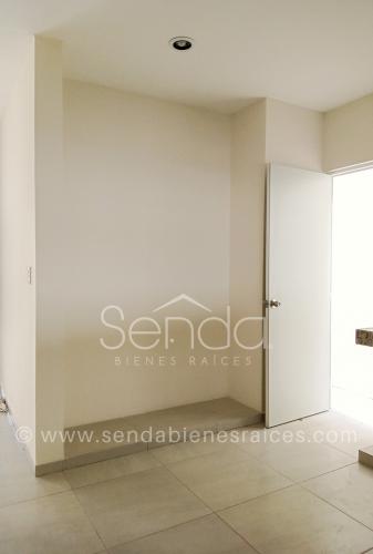 1011-37604-Venta-de-Casa-tipo-Townhouse-en-Privada-Dzitya-con-Alberca-y-3-Habitaciones-6.jpg