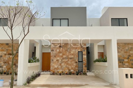 Townhouse de 3 Recámaras y estudio en venta en Privada en Dzitya Mérida