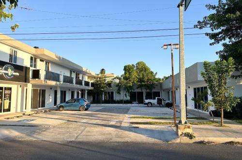 1431-40640-Local-comercial-en-renta-sobre-avenida-Yucatan-en-el-norte-de-Merida-24.jpg