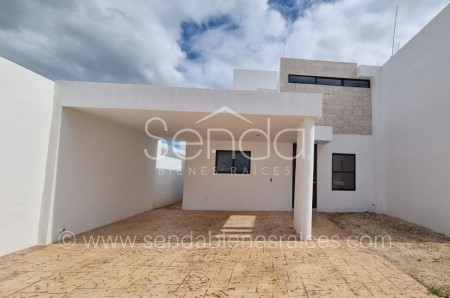 Casa en venta en Privada Botánico Conkal Mérida de 3 recámaras y piscina