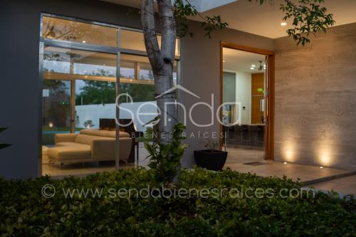 903-24371-residencia-en-venta-una-planta-en-cholul-al-norte-de-merida-51.jpg