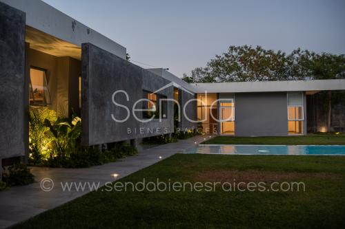 903-24376-residencia-en-venta-una-planta-en-cholul-al-norte-de-merida-56.jpg