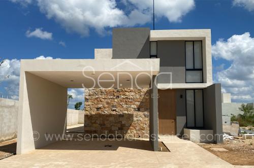  Casa en venta de 3 Recámaras mas Estudio en Privada en Dzitya Mérida